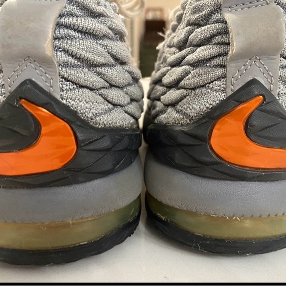 Lebron 15 size 5 safety orange colorway - Picture 3 of 3